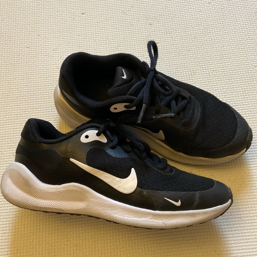 Nike Boys Revolution Running Sneakers 2.5Y
